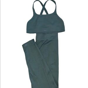 Set Active sculptflex in the color Pine!🌲